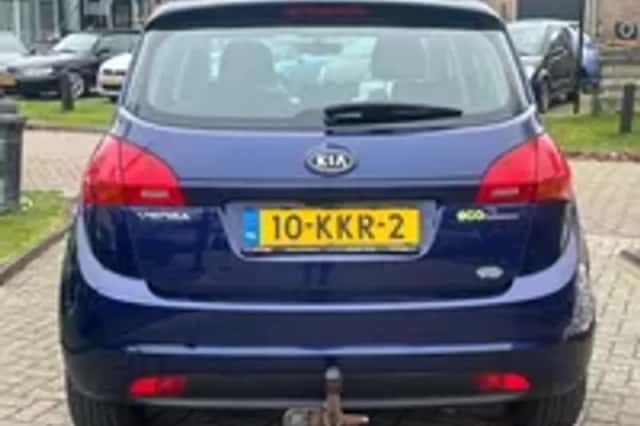 Kia Venga (2010) thumbnail 23