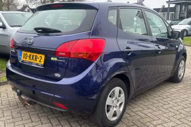 Kia Venga (2010) thumbnail 5