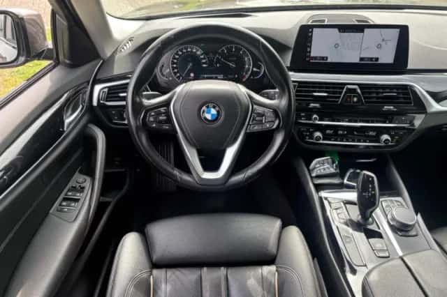 BMW 5-Serie (2018) thumbnail 11