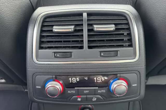 Audi A6 (2011) thumbnail 12