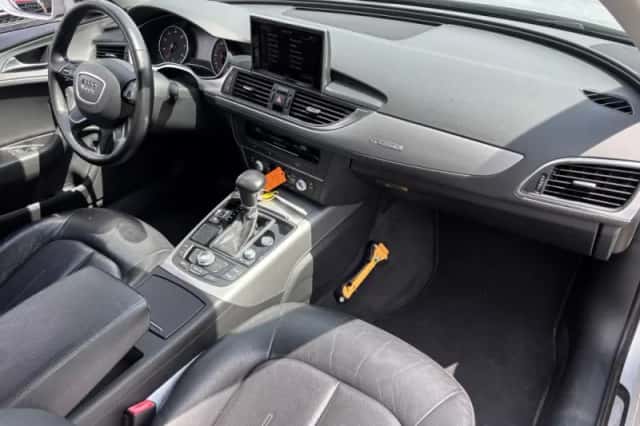 Audi A6 (2011) thumbnail 15