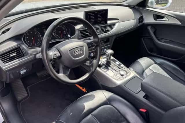 Audi A6 (2011) thumbnail 17