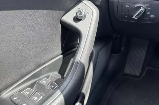 Audi A6 (2011) thumbnail 18
