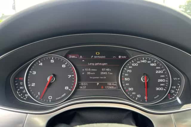 Audi A6 (2011) thumbnail 19