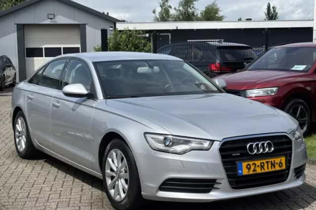 Audi A6 (2011) thumbnail 3