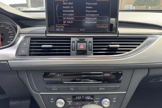 Audi A6 (2011) thumbnail 21
