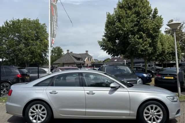 Audi A6 (2011) thumbnail 4