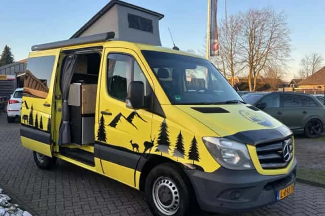 Mercedes-Benz Sprinter (2016) thumbnail 2