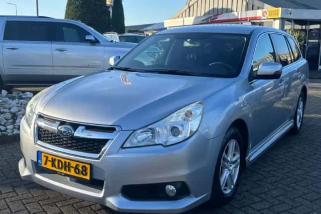 Subaru Legacy (2013) thumbnail 1