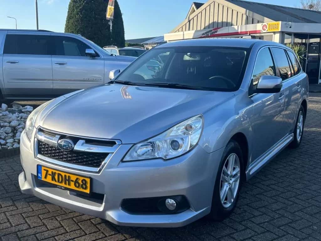 Subaru Legacy (2013) — foto 1