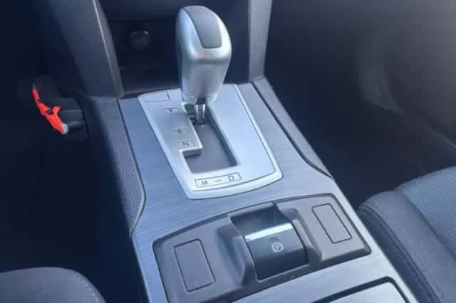 Subaru Legacy (2013) thumbnail 15
