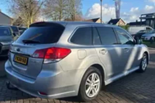 Subaru Legacy (2013) thumbnail 25