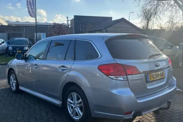Subaru Legacy (2013) thumbnail 8