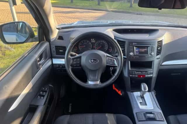 Subaru Legacy (2013) thumbnail 9