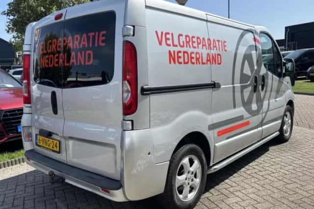 Opel Vivaro (2011) thumbnail 5