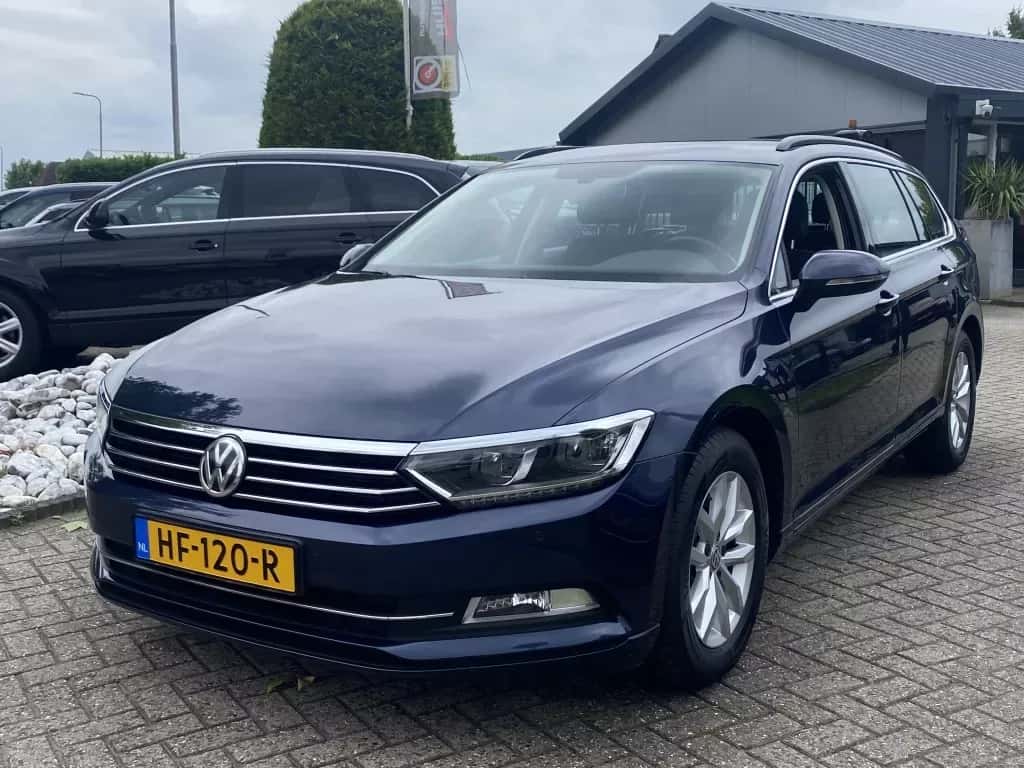 Volkswagen Passat (2015) — foto 1