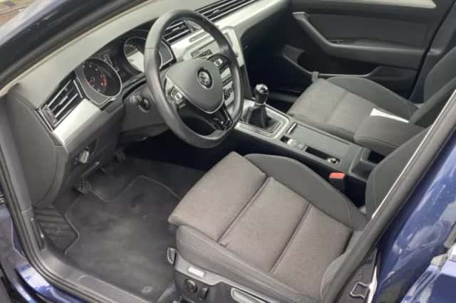 Volkswagen Passat (2015) thumbnail 12