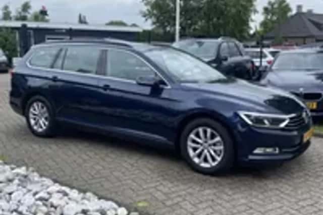 Volkswagen Passat (2015) thumbnail 24