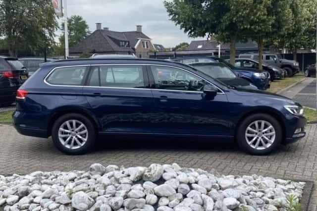 Volkswagen Passat (2015) thumbnail 4