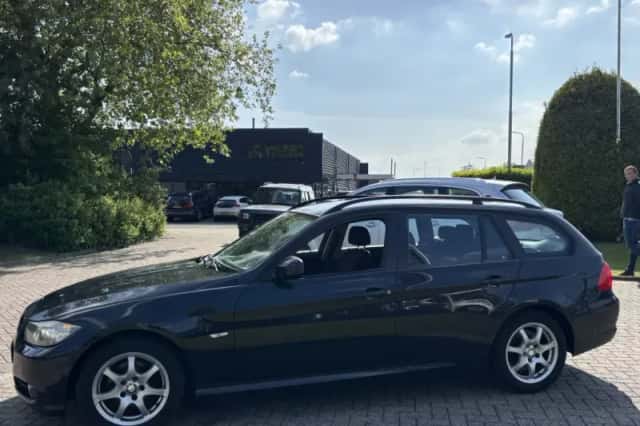 BMW 3-Serie (2010) thumbnail 8