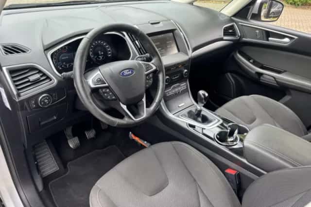 Ford S-Max (2017) thumbnail 16