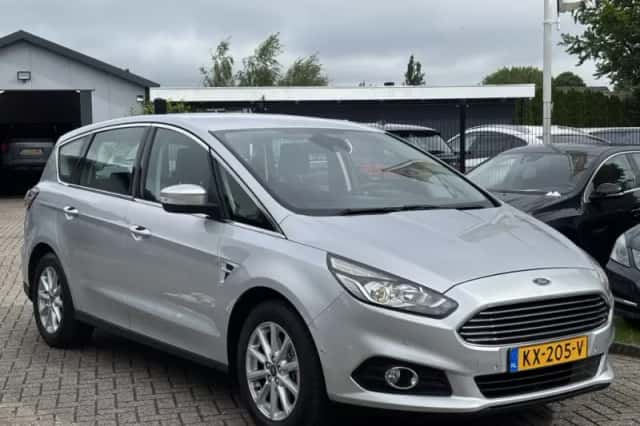 Ford S-Max (2017) thumbnail 3