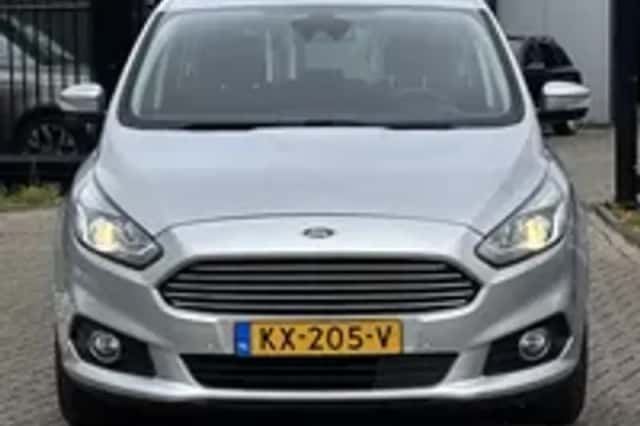 Ford S-Max (2017) thumbnail 24