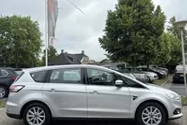 Ford S-Max (2017) thumbnail 26