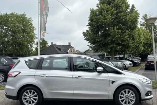 Ford S-Max (2017) thumbnail 4