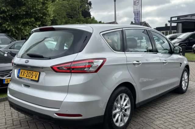 Ford S-Max (2017) thumbnail 5