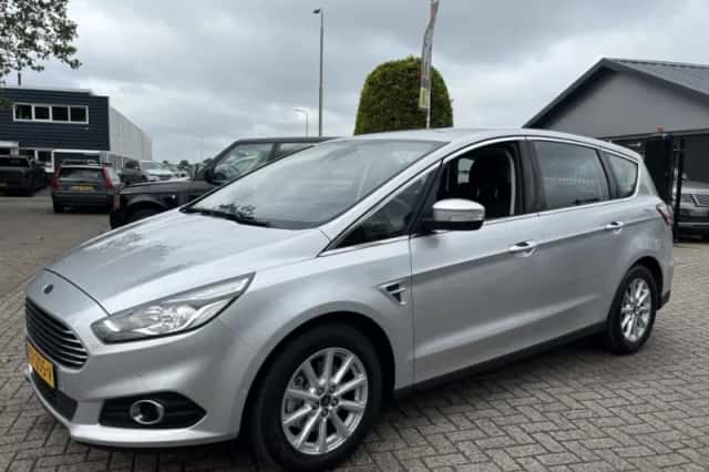 Ford S-Max (2017) thumbnail 8