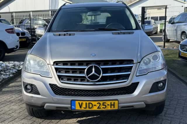 Mercedes-Benz ML-Klasse (2008) thumbnail 2