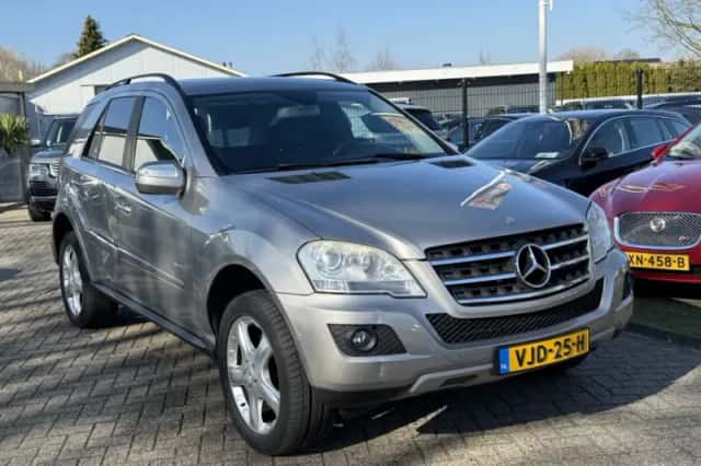 Mercedes-Benz ML-Klasse (2008) thumbnail 3
