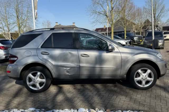 Mercedes-Benz ML-Klasse (2008) thumbnail 4
