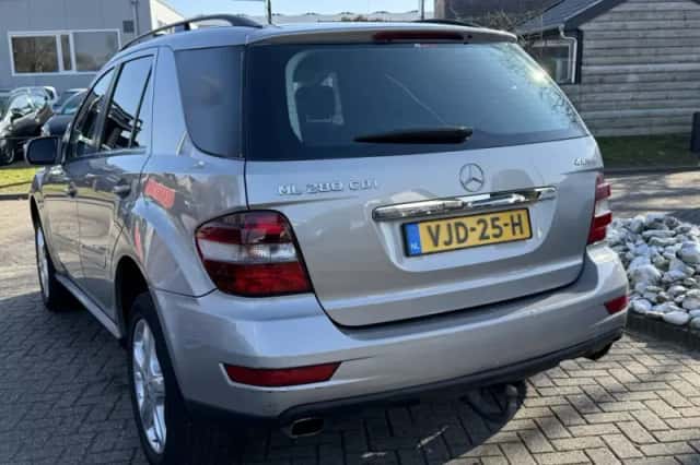 Mercedes-Benz ML-Klasse (2008) thumbnail 8