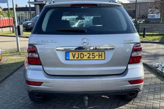 Mercedes-Benz ML-Klasse (2008) thumbnail 9
