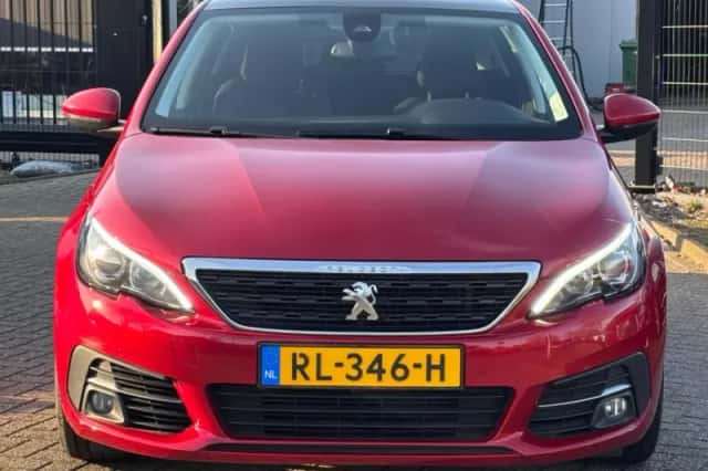 Peugeot 308 (2018) thumbnail 2