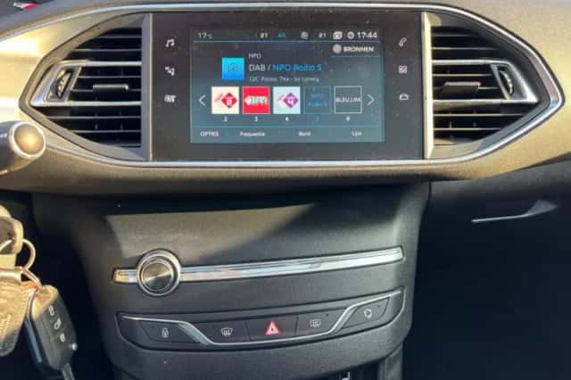 Peugeot 308 (2018) thumbnail 15