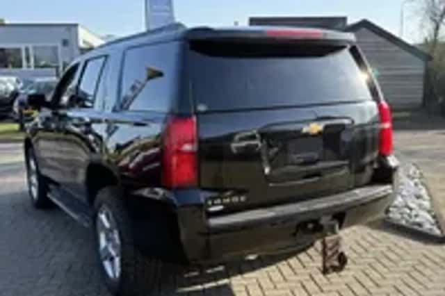 Chevrolet Tahoe (2015) thumbnail 17