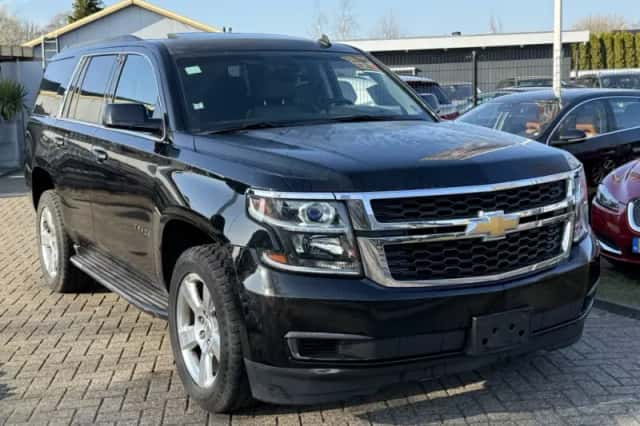 Chevrolet Tahoe (2015) thumbnail 3