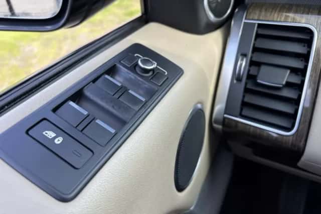 Land Rover Range Rover Sport (2017) thumbnail 17