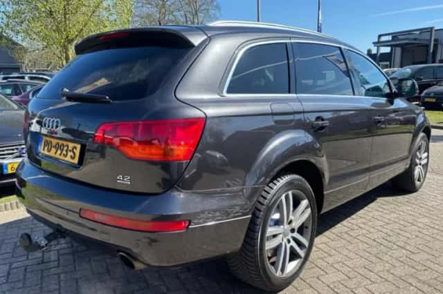 Audi Q7 (2005) thumbnail 4