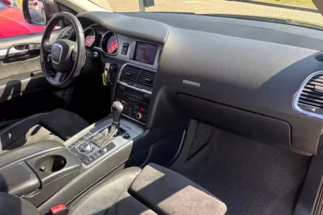 Audi Q7 (2005) thumbnail 10