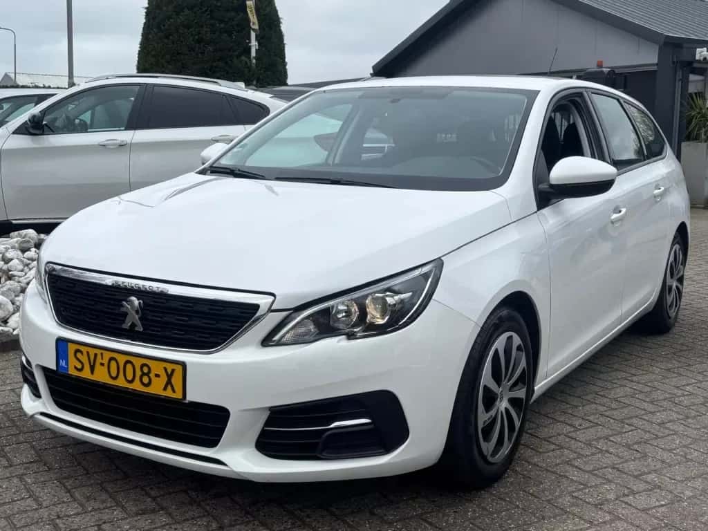 Peugeot 308 (2018) — foto 1