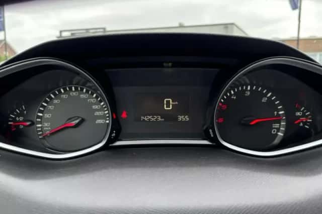Peugeot 308 (2018) thumbnail 15