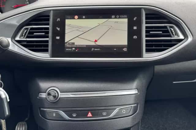 Peugeot 308 (2018) thumbnail 16