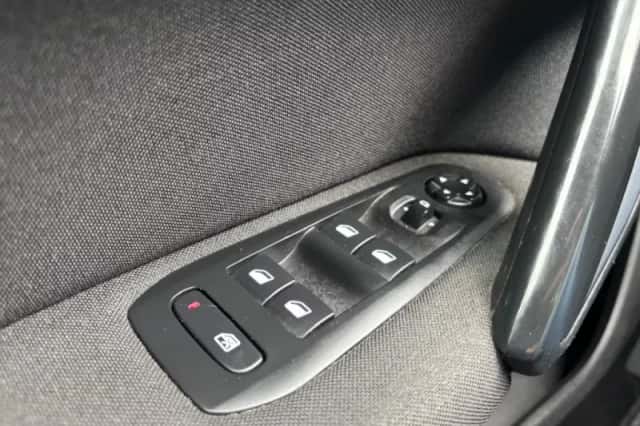 Peugeot 308 (2018) thumbnail 18