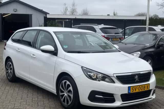 Peugeot 308 (2018) thumbnail 3