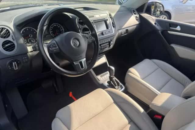 Volkswagen Tiguan (2012) thumbnail 11