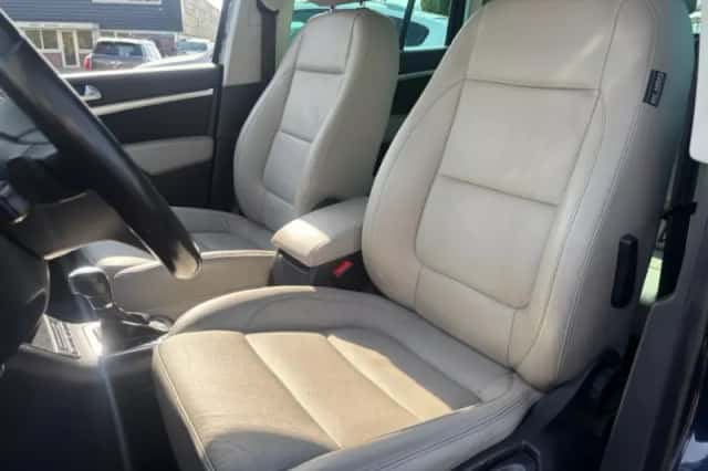 Volkswagen Tiguan (2012) thumbnail 12